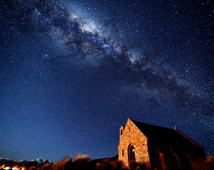 「VMAXAKIHITO：日本の夏、NZの冬。南十字星とマゼラン星雲を見たくて旅に出ました。直前の豪雨が空気を洗い流し、満点の星空が広がりました。」